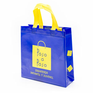 Bolsa de tela personalizada con logotipo, ejemplo de diseño para una zapateria infantil. Las bolsas de tela para tiendas de ropa y calzado, están totalmente personalizadas para cada empresa.